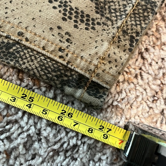 Judy Blue Los Angeles Skinny Fit Snakeprint Jeans - Picture 8 of 10